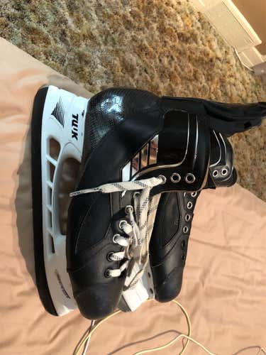 Senior True Size 9 Hockey Skates