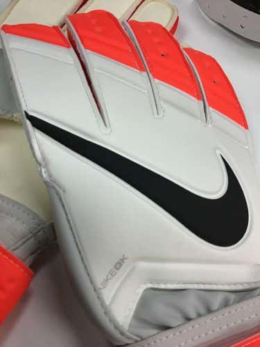 New Nike GK Sentry Goalkeeper Gloves White / Orange Size 7 FIRM PRICE