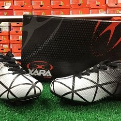 NEW Xara Illusion Black / White FG Soccer Cleats Size 4 NIB FIRM PRICE