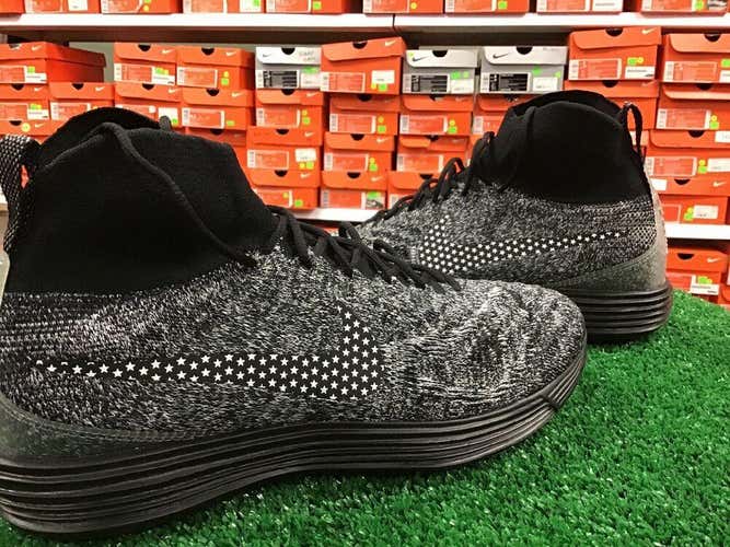 New Nike Lunar Magista II FK FC Soccer Trainers Black / White Size 9 NIB FIRM PRICE