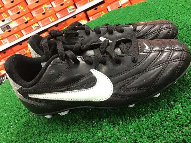 New Nike Jr Premier III FG-R Soccer Cleats Youth, Black / White Size 1.5y FIRM PRICE