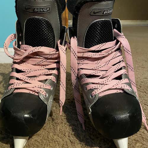 Youth Bauer XVI D&R (Regular)  Size 5.5 Hockey Skates