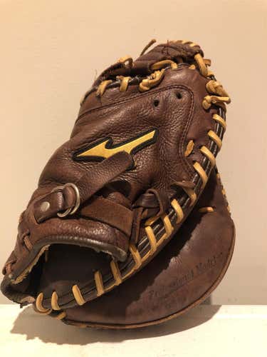 Mizuno GXC  90B1 Catcher’s Mitt 33.5”