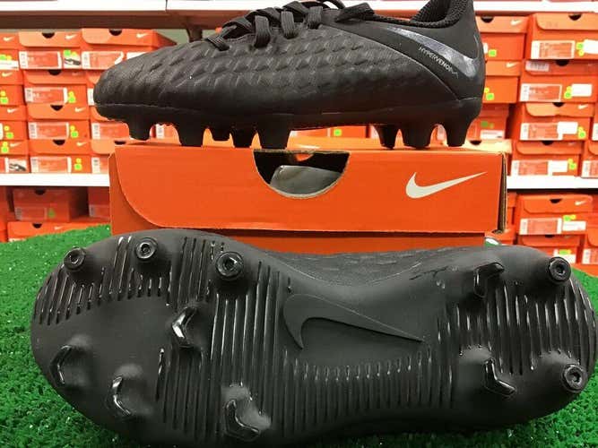 Nike Hypervenom Phantom 3 Club FG Soccer Cleat AJ4146-001 Youth Black Size 11C FIRM PRICE