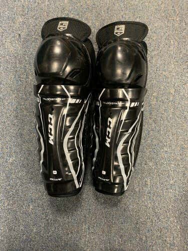 Junior Size 10”, CCM, Ice Hockey Shin Guard