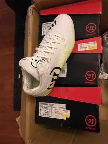Warrior Burn 9.0 Cleats (size 8, 8.5, 9, 9.5, 10)