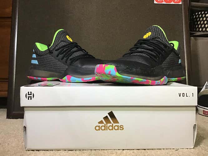 Black Men's 7.0 (Women's 8.0) Adidas Shoes