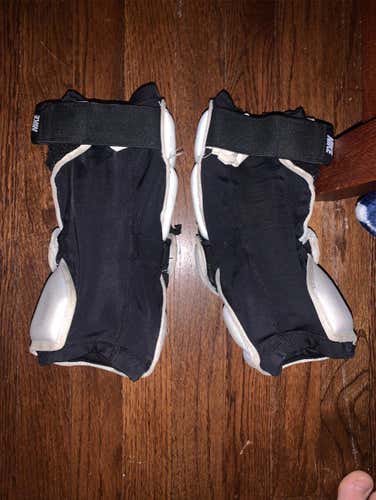 Small Nike Vapor Used Arm Pads