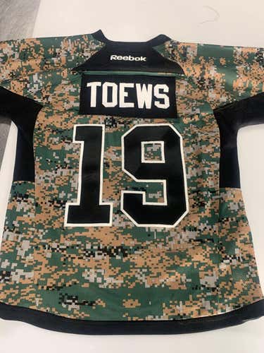 Used Reebok Youth Toews Camo Sm Hockey Jerseys Tops