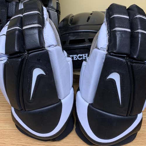 Nike Bolero Hockey Gloves Black/White Senior  14"