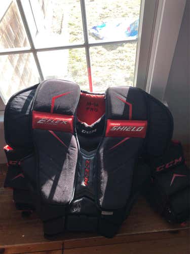 Senior Medium CCM Extreme Flex Shield Pro Chest and Arm Protector  Goalie Chest Protector