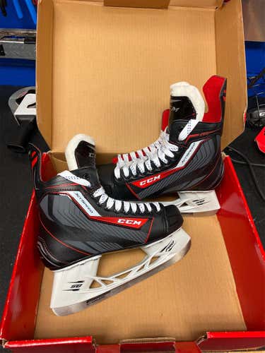 Senior CCM JetSpeed 260 D&R (Regular)  Size 8 Hockey Skates