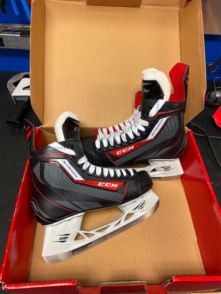 Senior CCM JetSpeed 260 D&R (Regular) Size 8 Hockey Skates