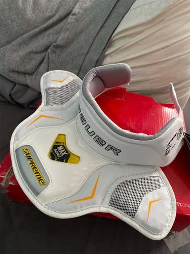 Bauer Supreme S/m Neck Guard Jr