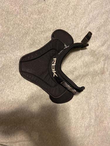 Reebok Goalie Neck Guard