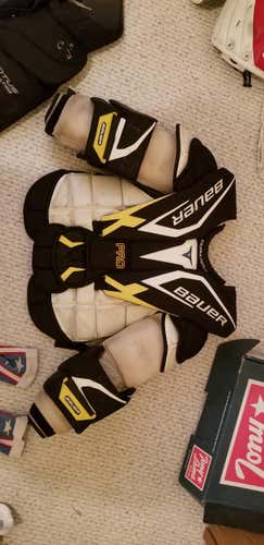 Senior Extra Large Bauer Goalie Chest Protector