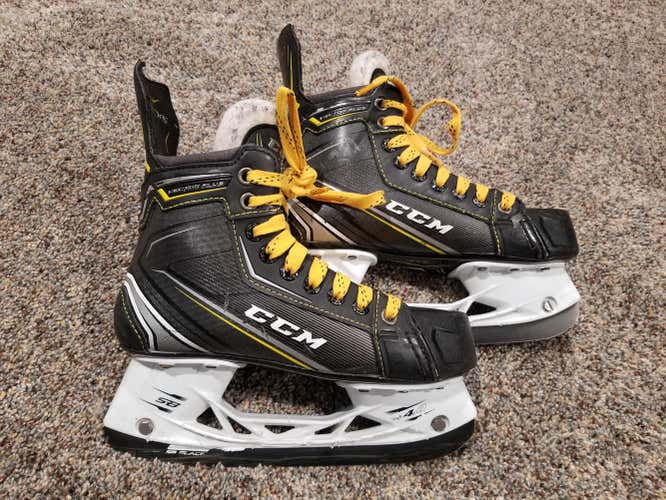 CCM Tacks Vector Plus Hockey Skates Junior size 3.5 with SB Black Steel