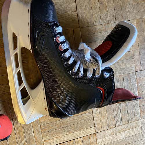 Like New Senior Bauer Vapor X700 D&R (Regular) Size 8 Hockey Skates With Speed Plates