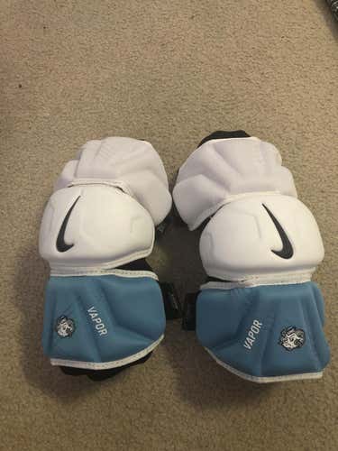 New  Unc Large Nike Vapor Elite Arm Pads