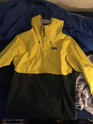 Patagonia Torrentshell Rain Jacket (Medium)