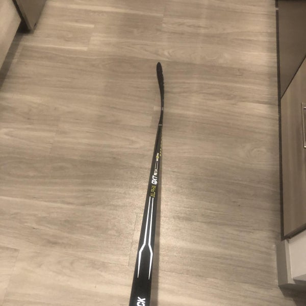 Right Handed Alpha QXT Mid Pro Stock Hockey Stick