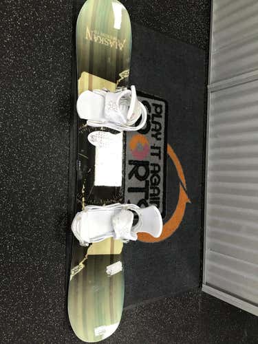 Used Jones Moutain Twin 157 Cm Snowboard Mens Combo