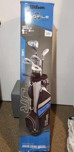 New Junior Wilson Profile Clubs -RH Ages 11-14 6 clubs w/bag