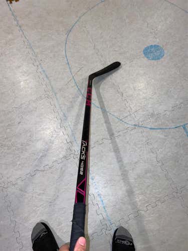 LIGHTLY USED TACKS 4052 STICK JR 40 FLEX