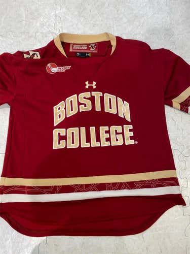 USED BOSTON COLLEGE JERSEY YOUTH XL
