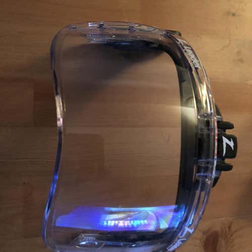 New Senior Medium CCM Z Leader Visor
