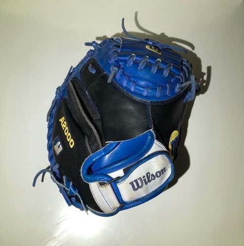 Wilson A2000 Mn25 33.5" Catchers Mitt