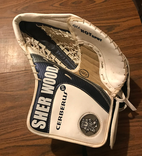 White/blue Senior Sher-Wood Regular