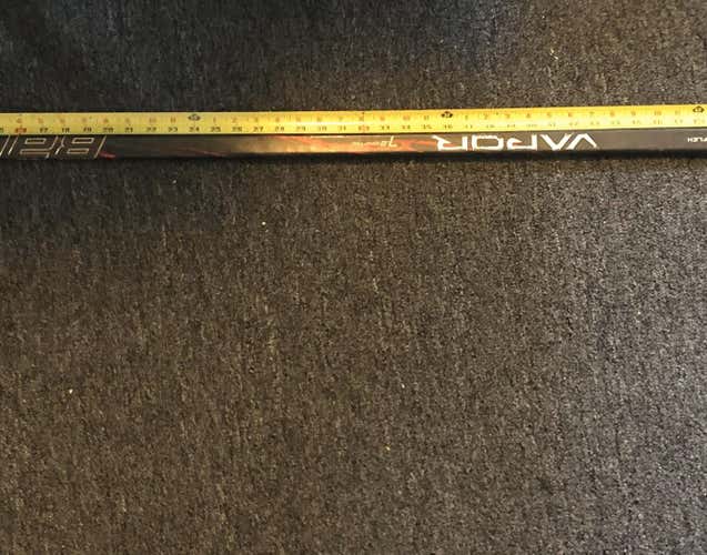 Intermediate Bauer Right Handed Vapor X 7.0 Griptac Hockey Stick Toe