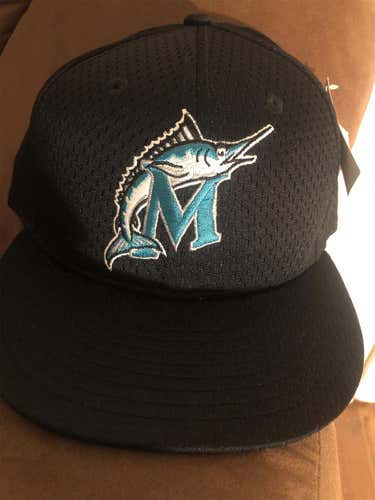Florida Marlins New Era Retro Classic Fitted 7 1/2