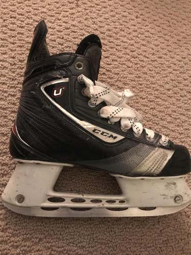 Youth CCM U+ Crazy Light D&R (Regular)  Size 5.5 Hockey Skates