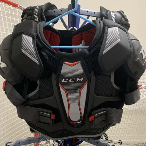 Senior Large CCM JetSpeed FT390  Shoulder Pads