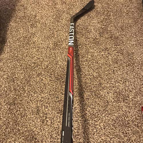 Senior Right Handed Synergy 650 Toe Hockey Stick