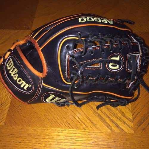 Black  Infield A2000 11.25" Baseball Glove