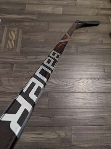 Like-New RH PRO STOCK Bauer Vapor ADV - 82 flex P92