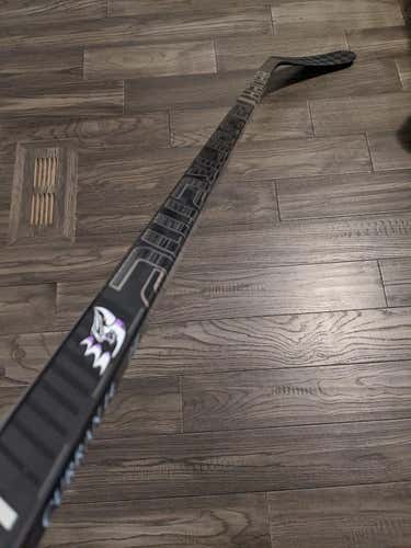 Like New RH PRO STOCK Bauer Supreme 2S PRO SE - 82 Flex P92