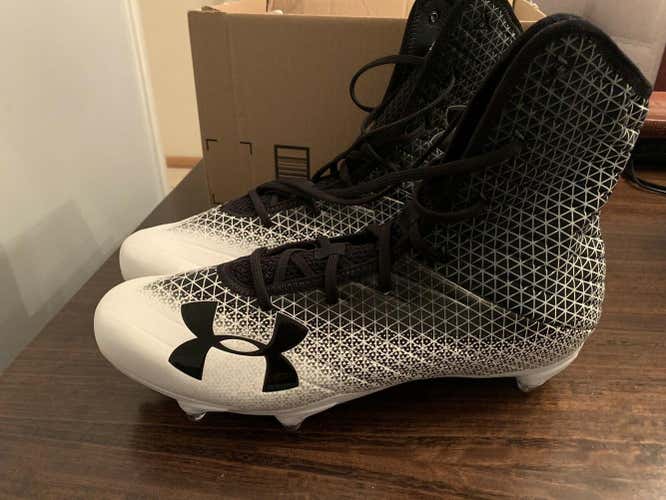 UA Under Armour Highlight Select D Football Cleats Black/White 3019807 Size 14