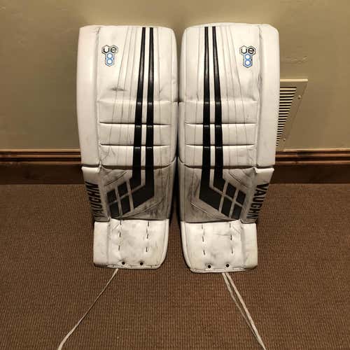 Demo Vaughn VE8 Pro Carbon Leg Pads