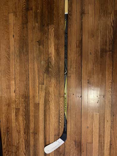 Intermediate Bauer Right Handed Supreme 1S Hockey Stick Toe