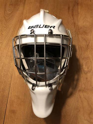 White Senior Bauer 950X Goalie Mask
