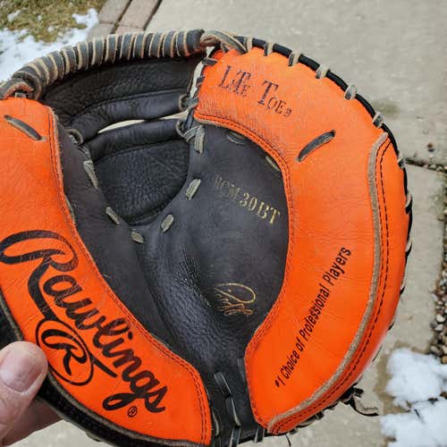 Vintage Black High School/College Rawlings Right Handed Catcher's RCM30BT Baseball Glove 31.5"