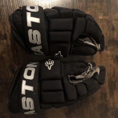 Black  Easton Gloves 14" Pro Stock Used