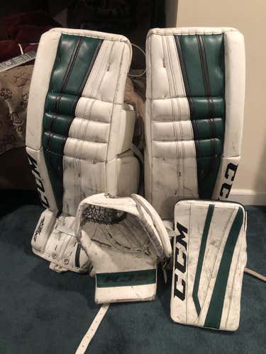 33" CCM Regular Extreme Flex ll 760 Goalie Full Set
