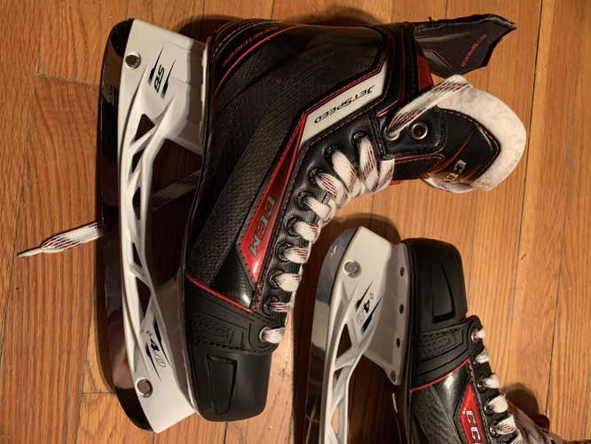 New Senior CCM Hockey Skates EE (Extra Wide) Size 9