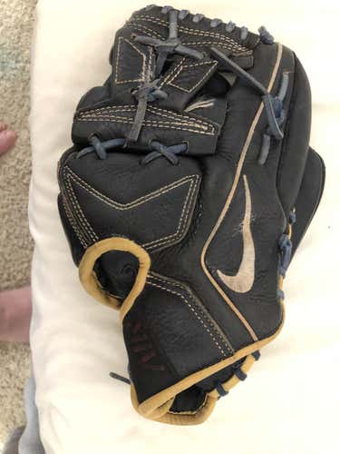 Black Adult Nike Right Handed Infield Air Baseball Glove 11.25"