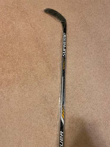 Senior Right Handed Team Supreme Mid  Hockey Stick